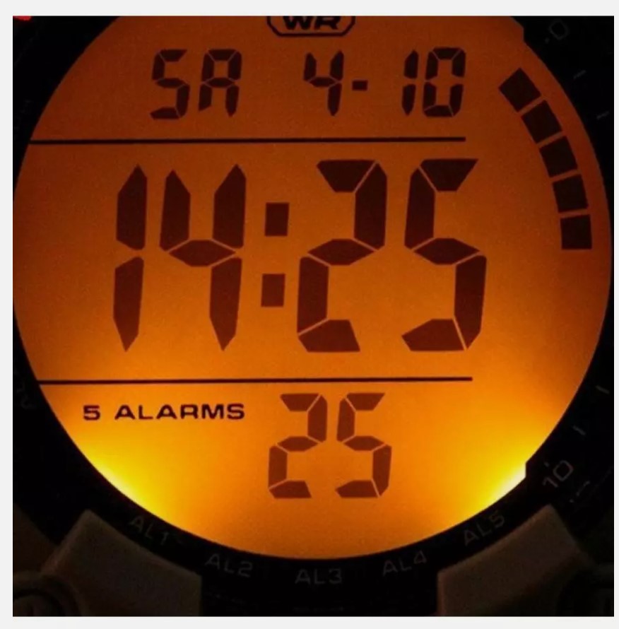 Чоловічий годинник Casio AE-1500WH-5AVEF