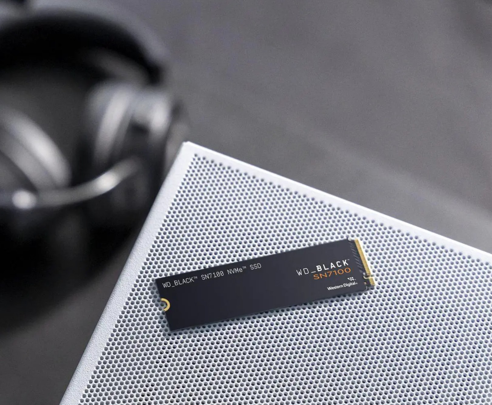 SSD накопичувач WD Black SN7100 4TB (WDS400T4X0E) M.2 PCIe 4.0 x4 (up to 7000/6700 MB/s)