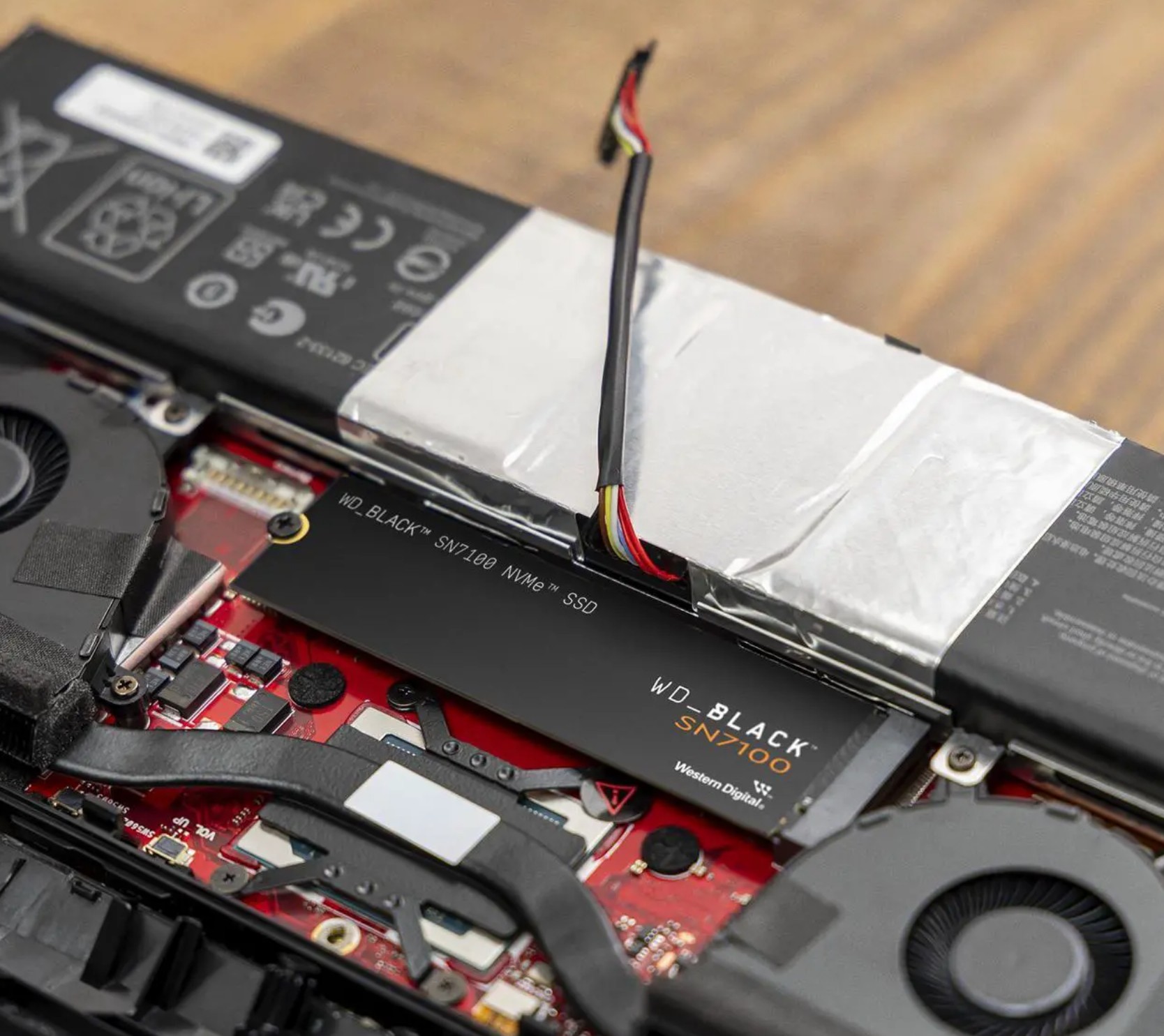 SSD накопичувач WD Black SN7100 4TB (WDS400T4X0E) M.2 PCIe 4.0 x4 (up to 7000/6700 MB/s)